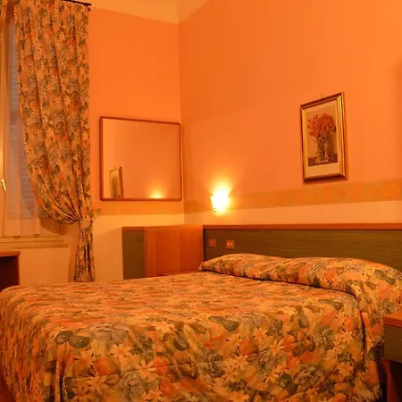 Genova 3*