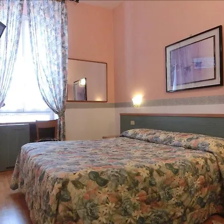 Отель Genova 3*