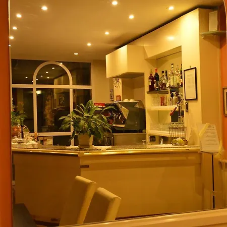 Hotel Genova 3*